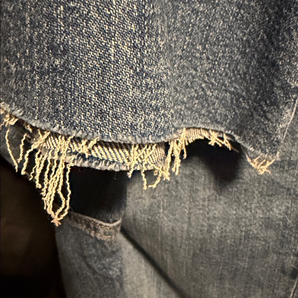 The Adi Crop Mid-Rise Flare 
Jeans by Pilcro
NWOT
COLOR- Seaform
SOLDOUT - Picture 7 of 9